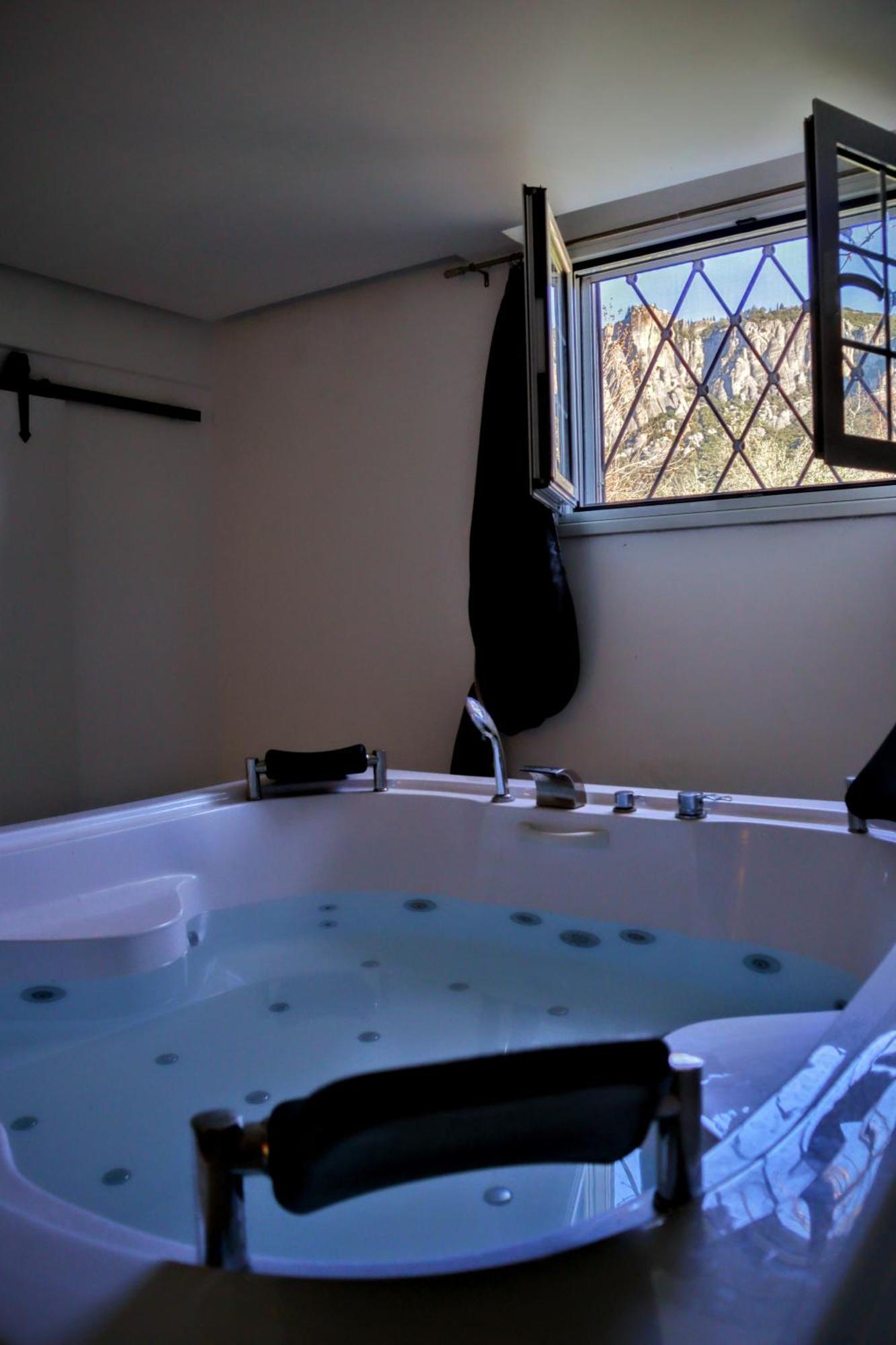 קאלאבאקה Meteora Grande Luxury Suite & Spa Villa מראה חיצוני תמונה